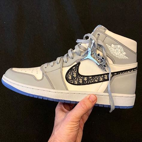 jordan mid 1 dior|air dior jordan 1 kids.